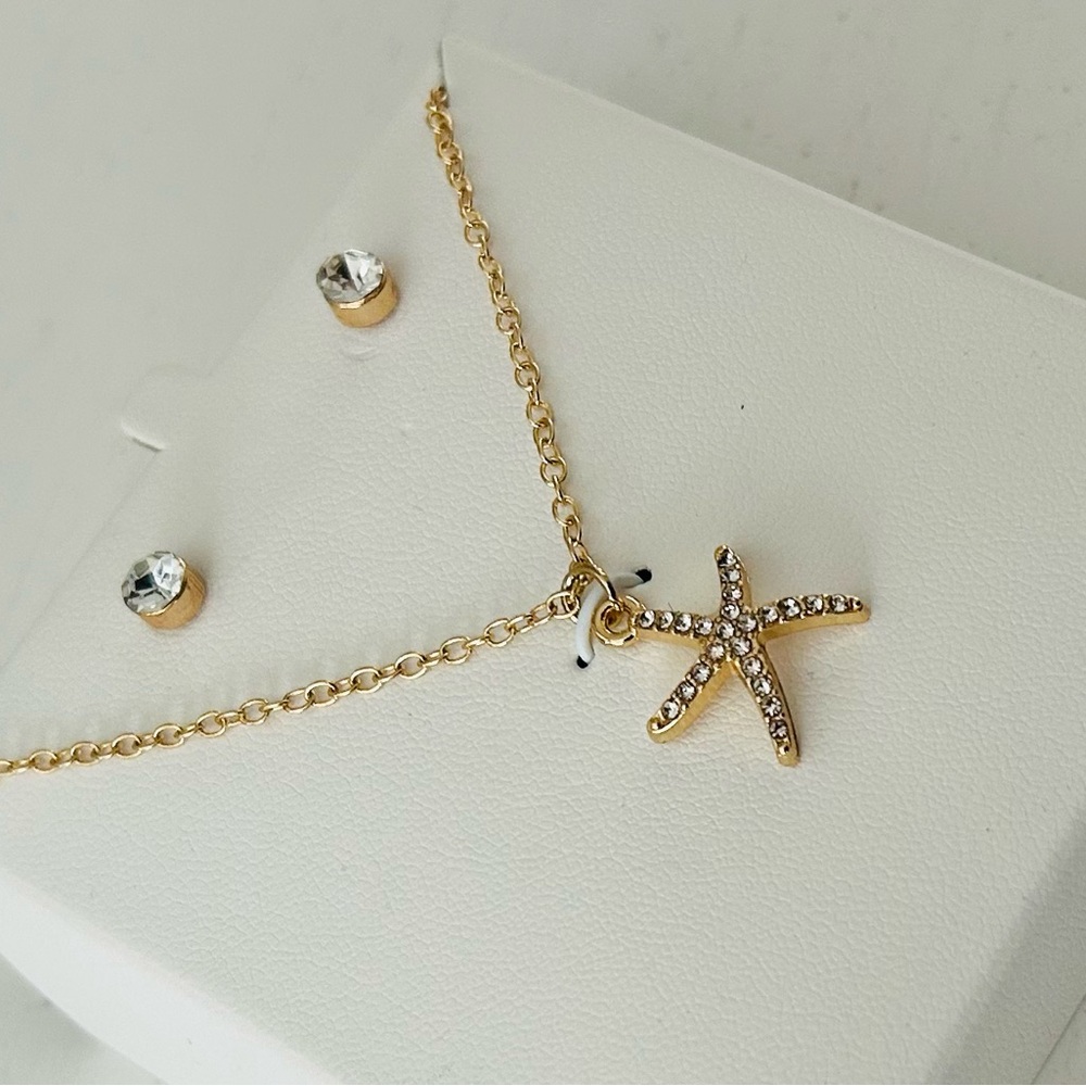 Gold New Starfish Pendant Necklace and Earring Set